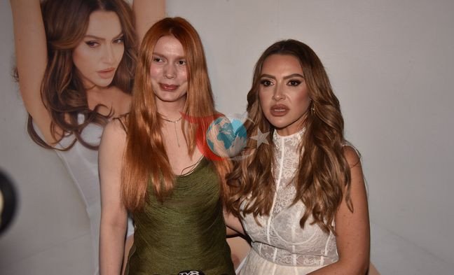 Dostları Hadise'yi yalnız bırakmadı - Resim : 3