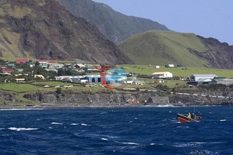 <p></p><p><strong>Belgesel çekimleri amacıyla dünyanın en ücra yerlerinden biri olan Tristan da Cunha’ya yolculuk eden YouTuber Ruhi Çenet, gemisinde ortaya çıkan hantavirüs vakaları hakkında açıklamada bulundu.</strong></p><p><strong>Çenet, sağlık kontrollerinden geçtiğini bildirdi.</strong></p><p><img src=