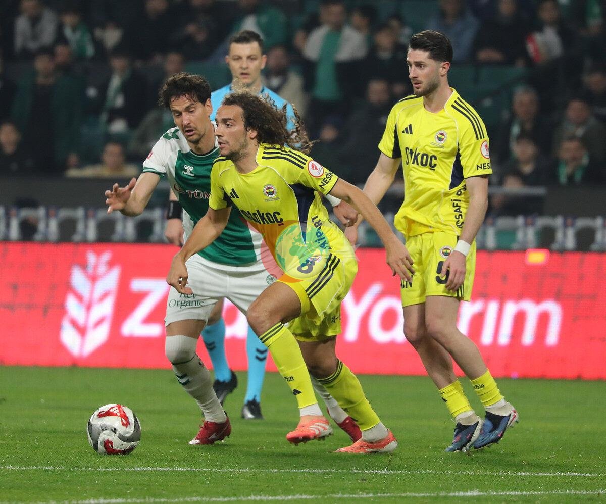 Konyaspor ile Fenerbahçe arasında Konya'da oynanan Türkiye Kupası karşılaşması