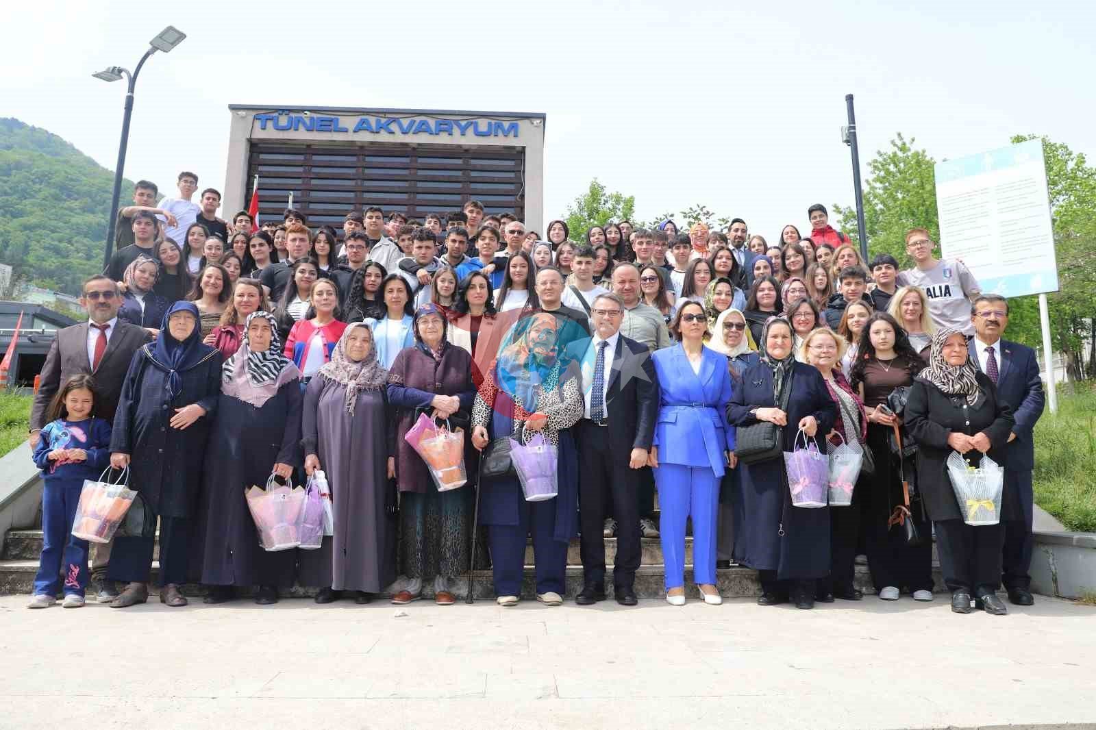 Yıldırım’da ‘Nesiller Buluşuyor’ projesi Anneler Günü programıyla taçlandı