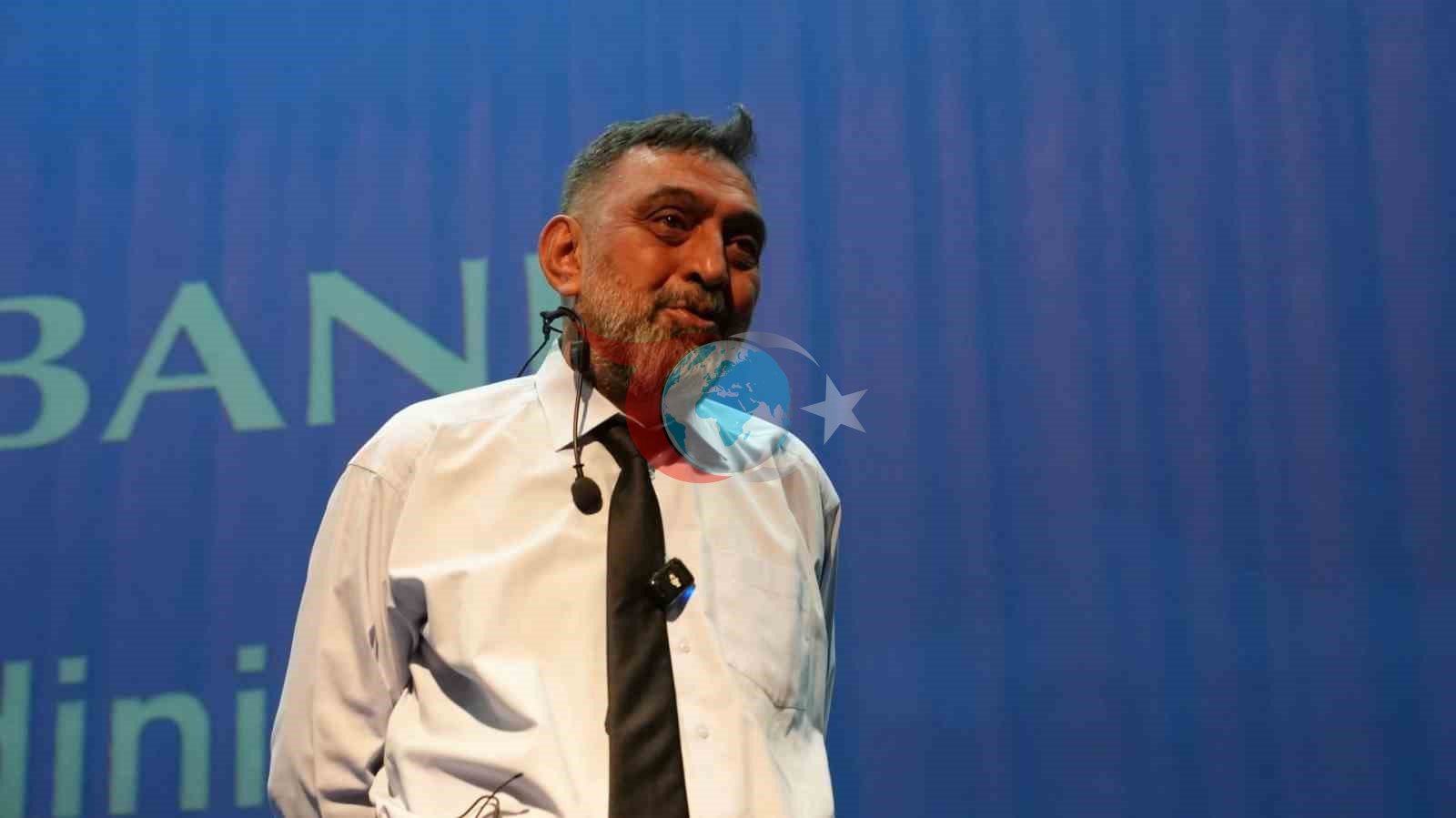 Ünlü tiyatro sanatçısı Ahmet Yenilmez KBÜ’de sahne aldı