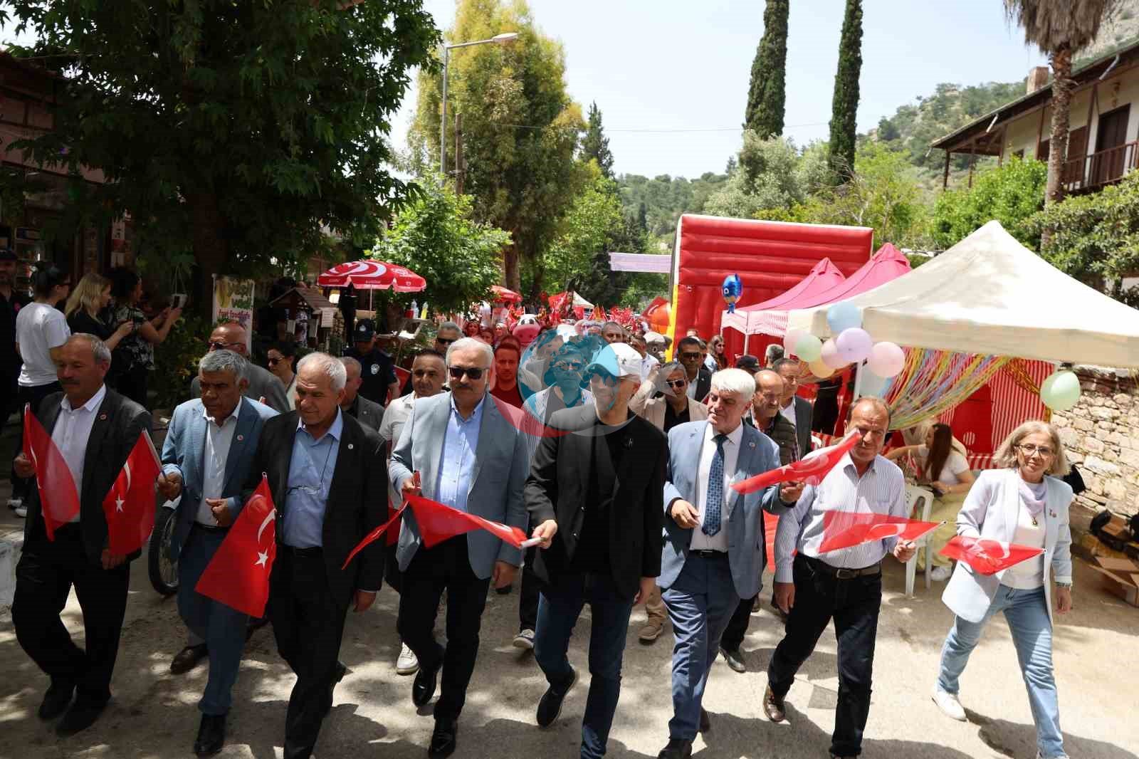 Güllübahçe'de Priene Kültür Festivali Renkli Başladı