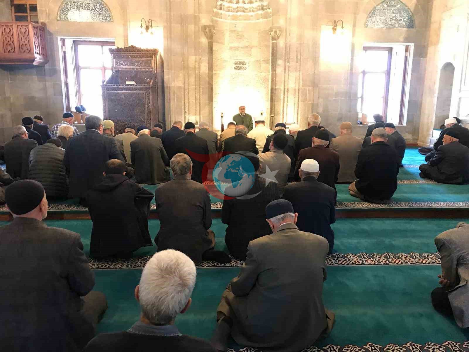 Özsoy dualarla yad edildi.