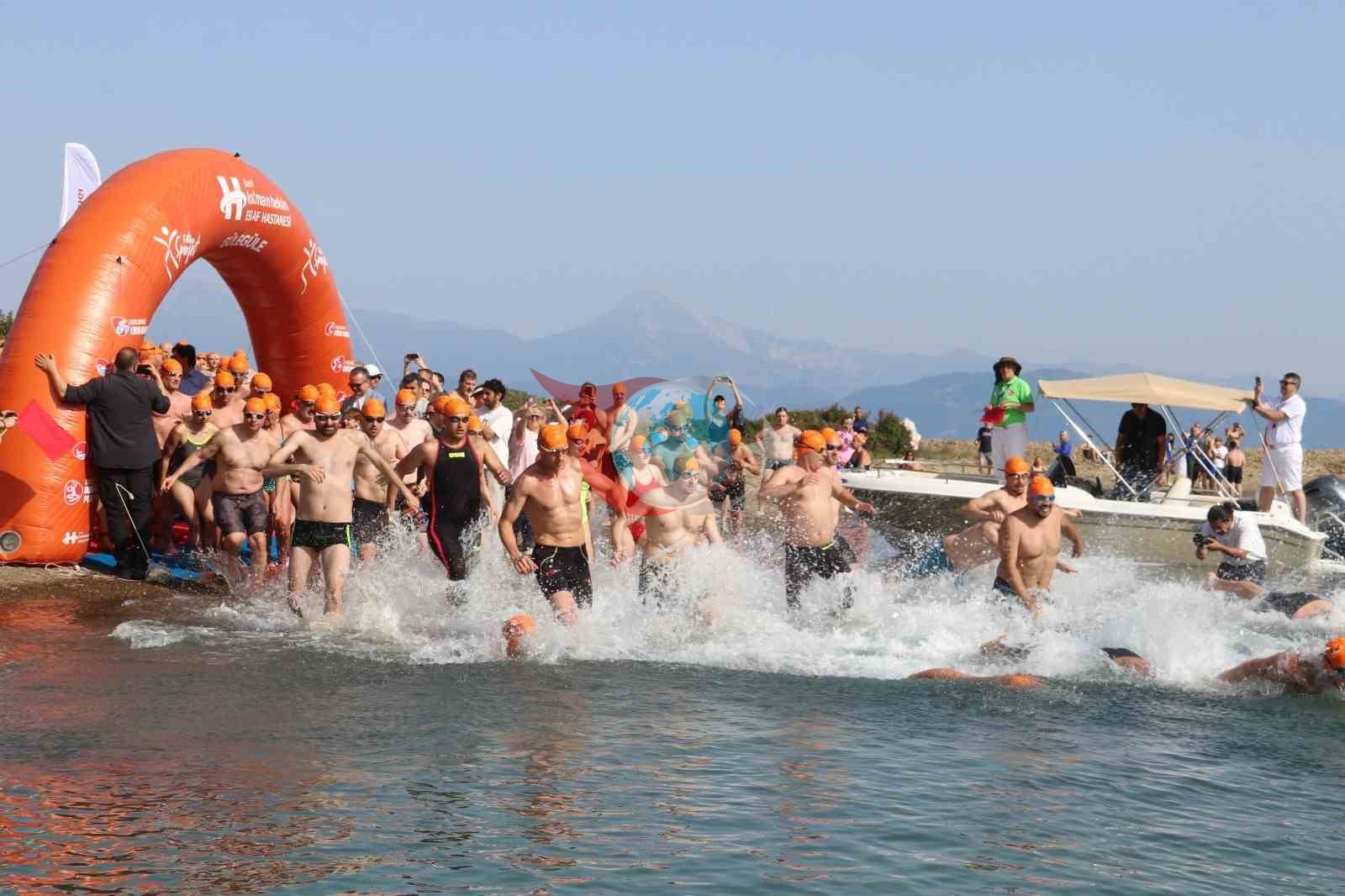 Göcek'te Uluslararası Yüzme Yarışması Büyük İlgiyle Başladı