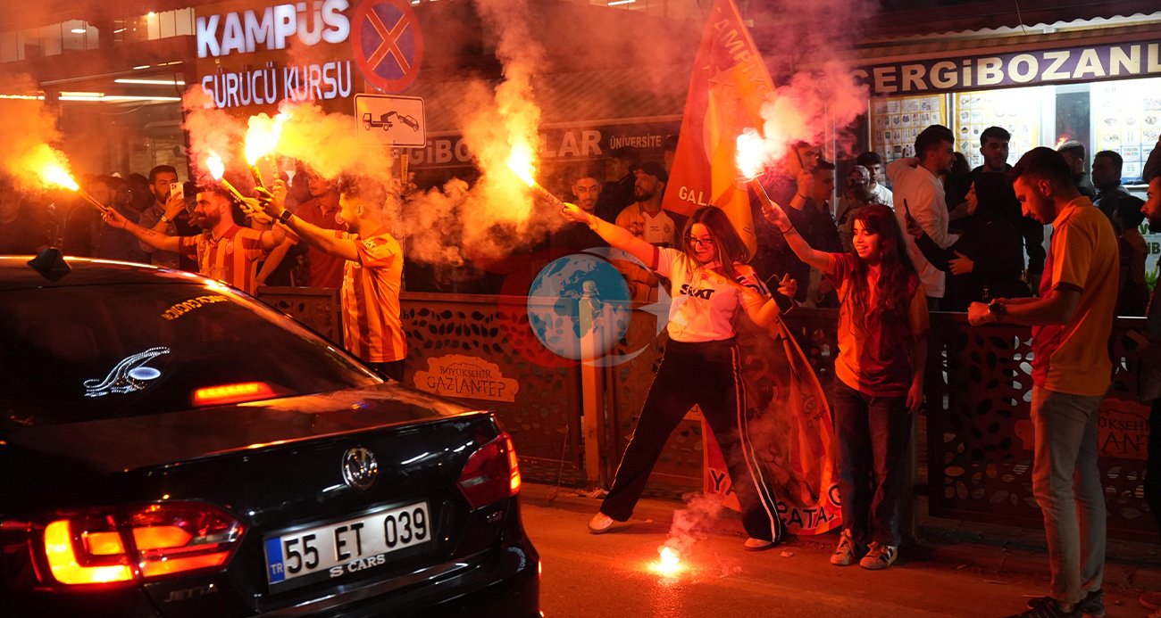 Qaziantepdə "Qalatasaray"ın 26-cı çempionluğu böyük coşğu ilə qeyd olundu.