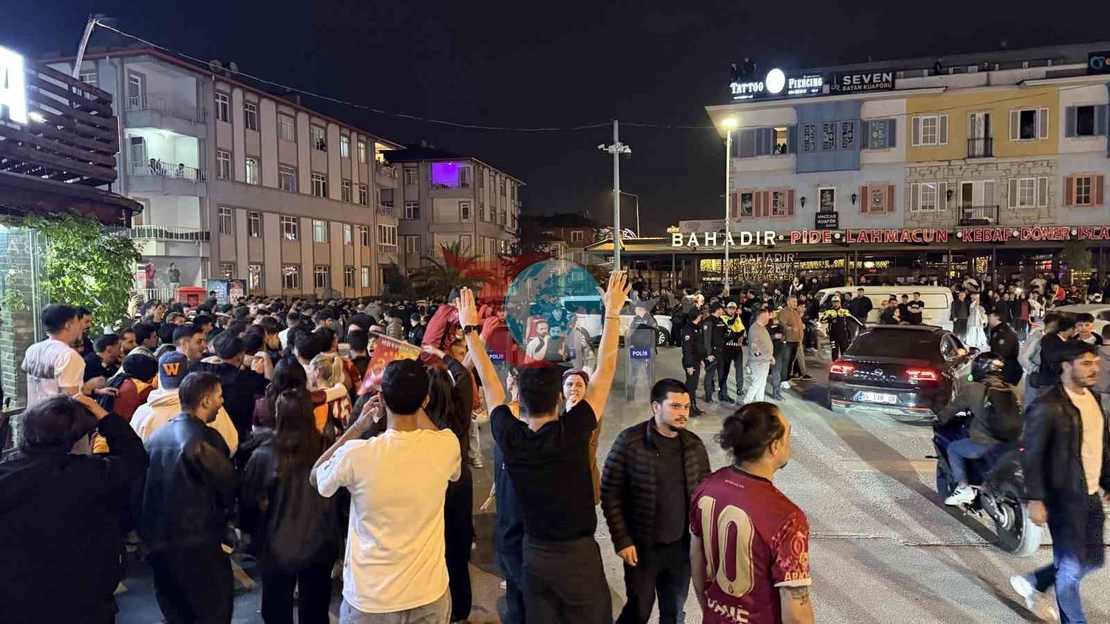Qalatasaray çempionluğu qazandı və Sakaryada insanlar küçələrə axışdılar.