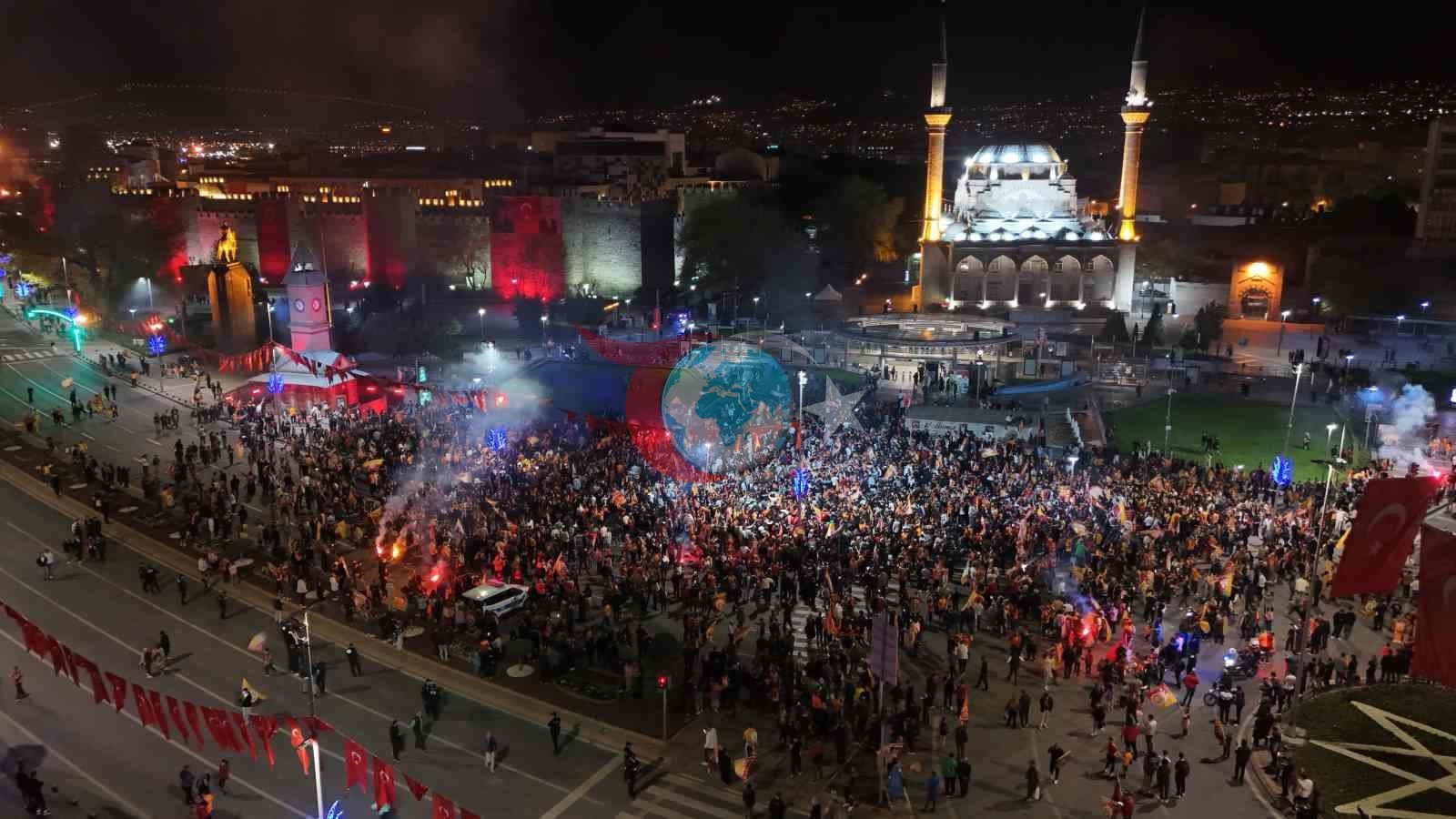 Galatasaray'ın Erken Şampiyonluğu Kayseri'de Coşkuyla Kutlandı