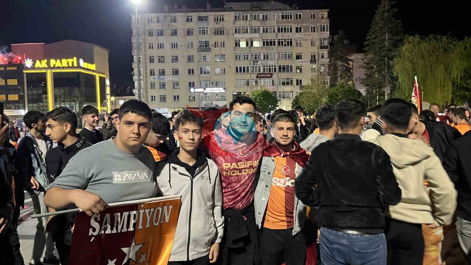 Çorum'da Galatasaray Coşkusu: Taraftarlar Sokaklara Döküldü