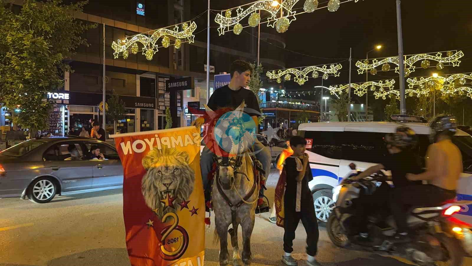 Usmoniyadagi chempionlik tantanalarida otliqlar shouni o'ziga tortdilar.