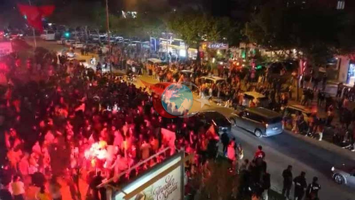 Qalatasarayın Çempionluq Şənlikləri Bursaya Parlaqlıq Verdi