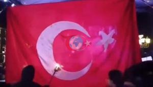 Ermenistanda provokatörlerden alçak saldırı Türk bayrağını yaktılar: Paşinyandan ilk açıklama geldi