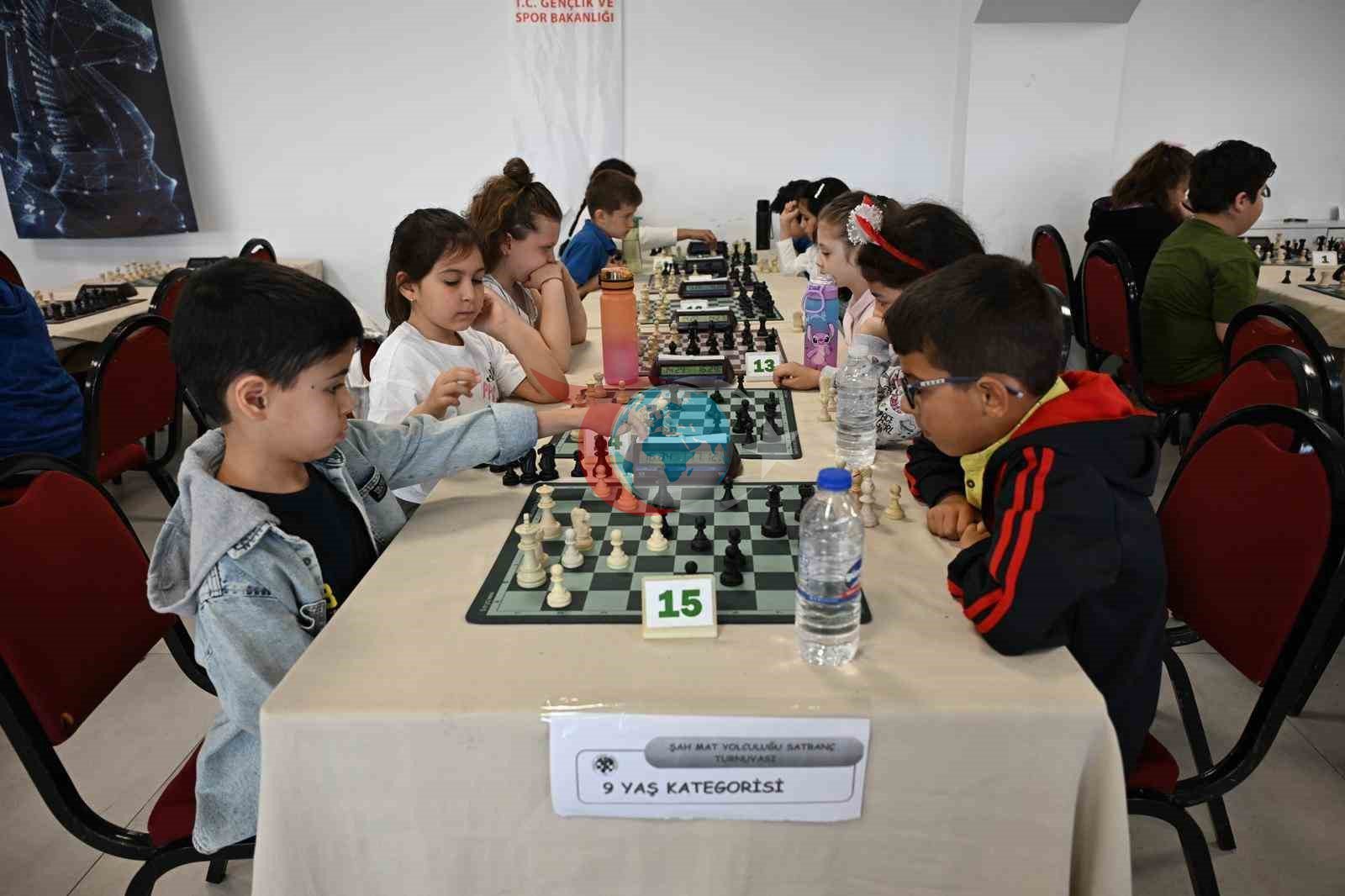 Minik satranççılar Manisa&rsquo;da yarıştı