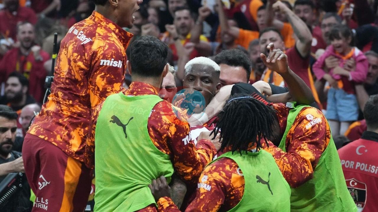 Galatasaray'da Dört Oyuncu İlk Şampiyonluğunu Kutladı