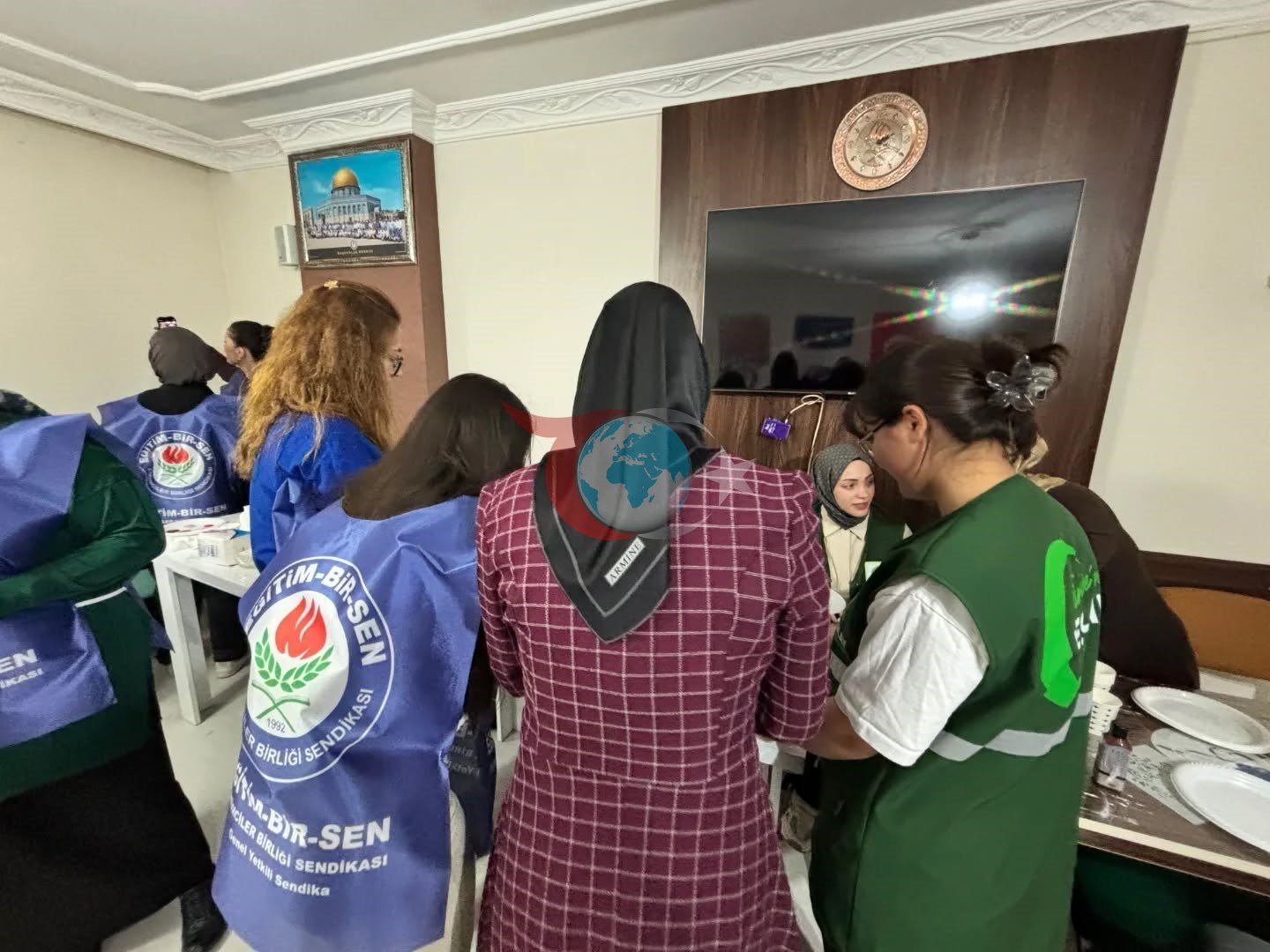 Kars'ta Yeşilay ve Eğitim-Bir-Sen'den Sanat Dolu Atölye