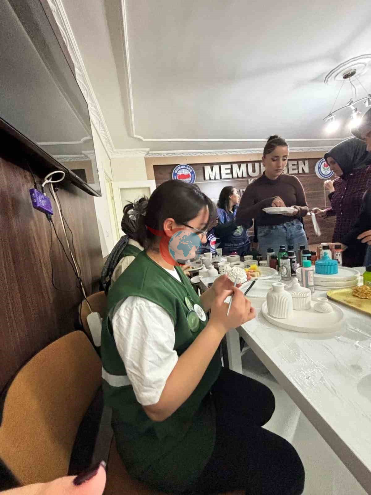Kars&rsquo;ta Yeşilay gönüllülerinden renkli atölye etkinliği
