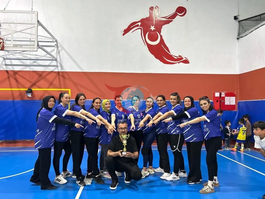 Bozyazı'da Coşkulu Anneler Günü Voleybol Turnuvası Sonuçlandı