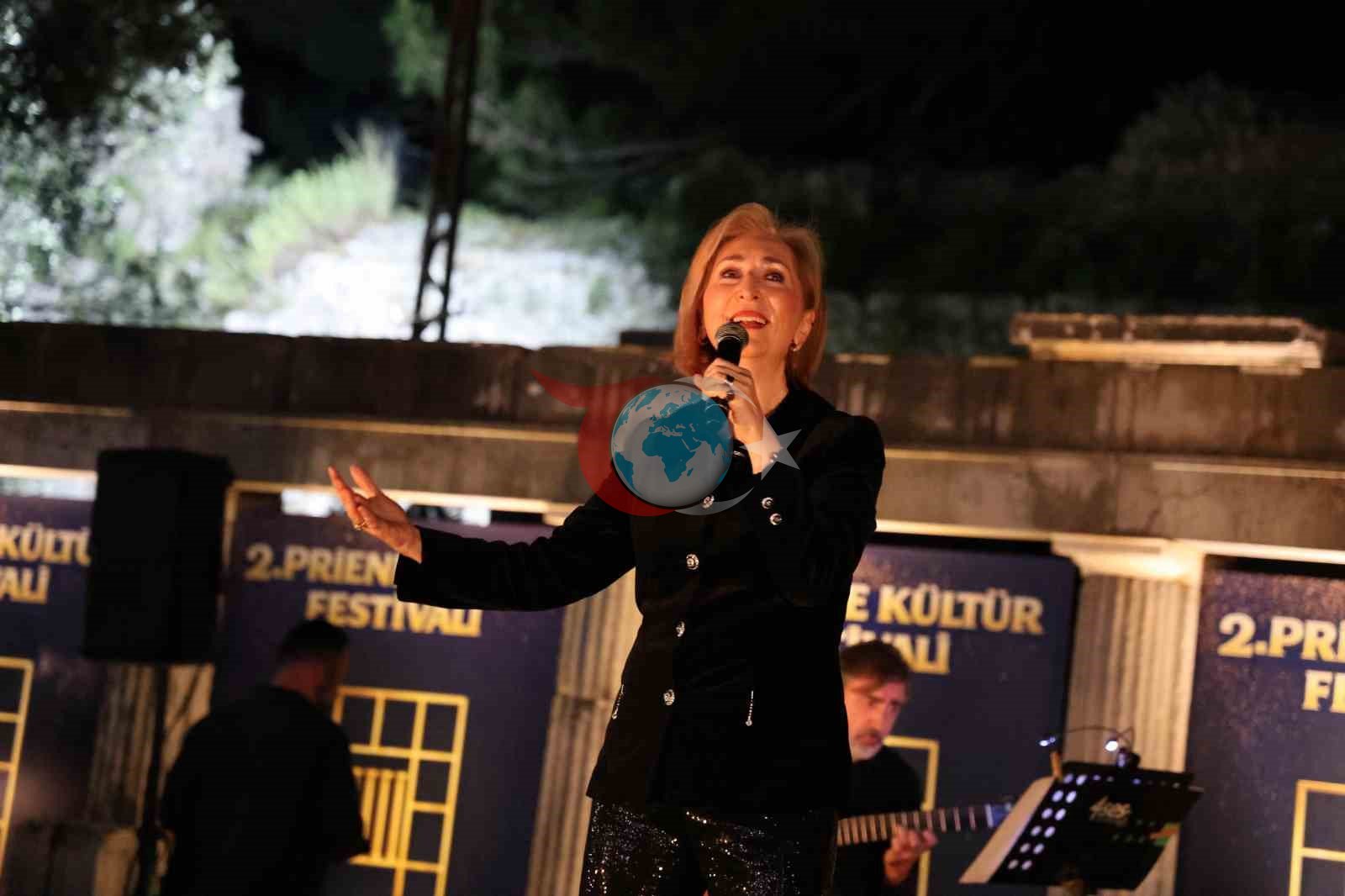 Priene Antik Kenti’nde Yunan Sanatçıdan Unutulmaz Konser