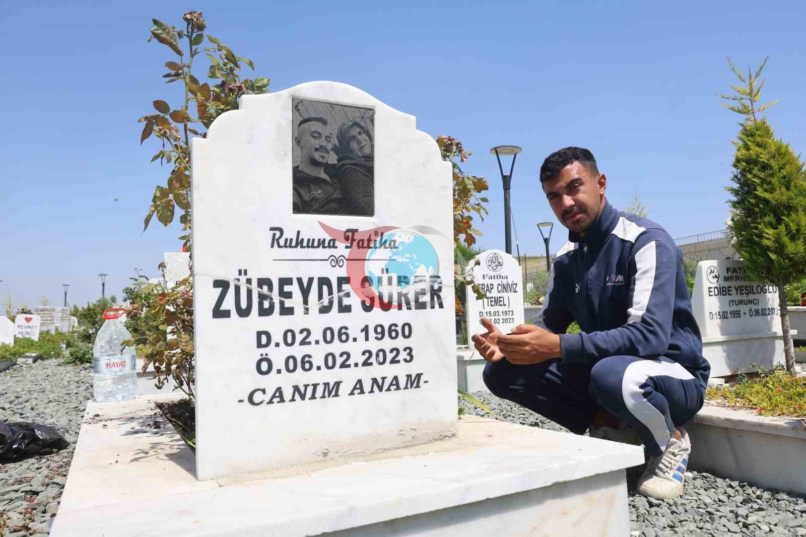 Hatay'da Anneler Günü: Deprem Mezarlığında Hüzün Dolu Anlar