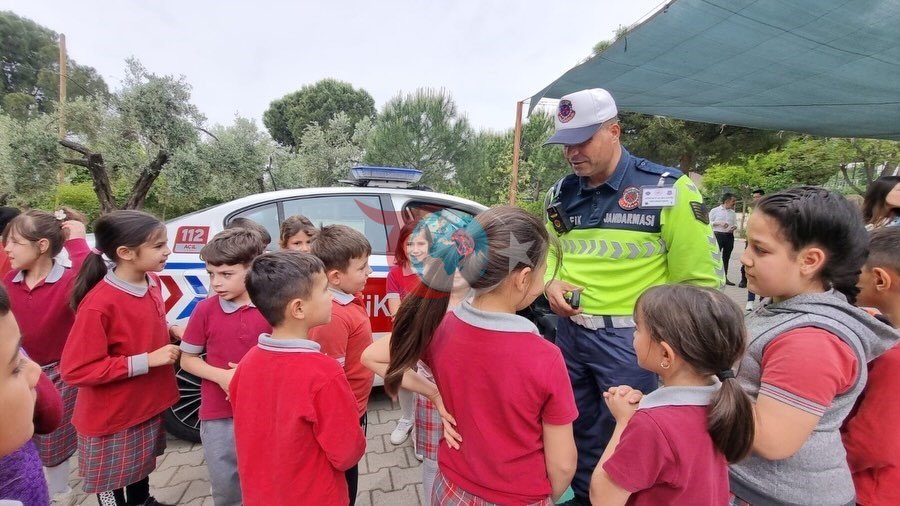 Salavatlı İlkokulu öğrencilerine trafik eğitimi verildi