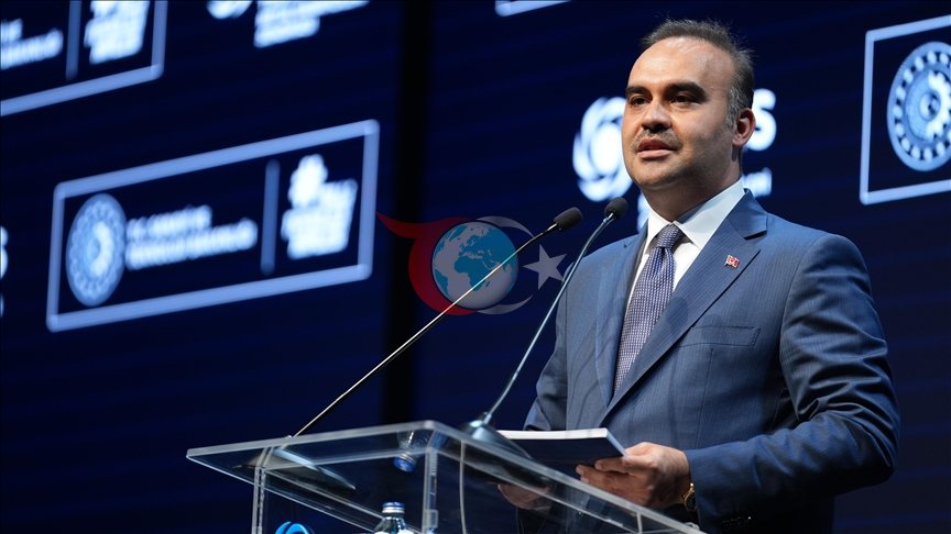 Bakan Kacır, SAHA 2026'da Uluslararası İşbirliklerini Geliştiriyor