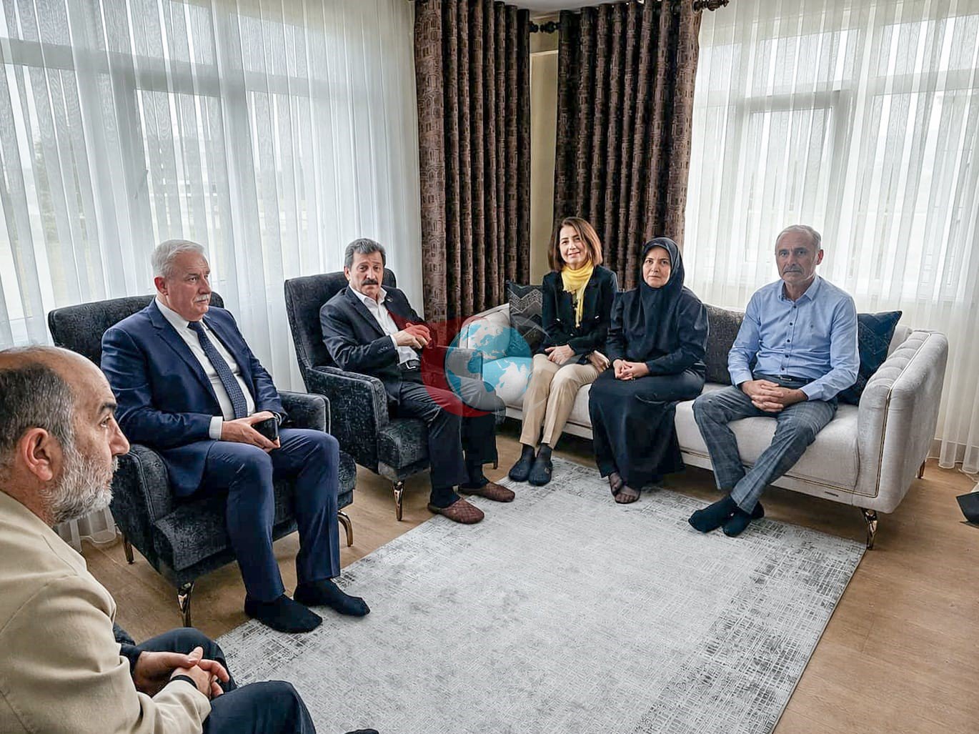 Şəhid anasına Analar Günü münasibətilə təsirli bir ziyarət.
