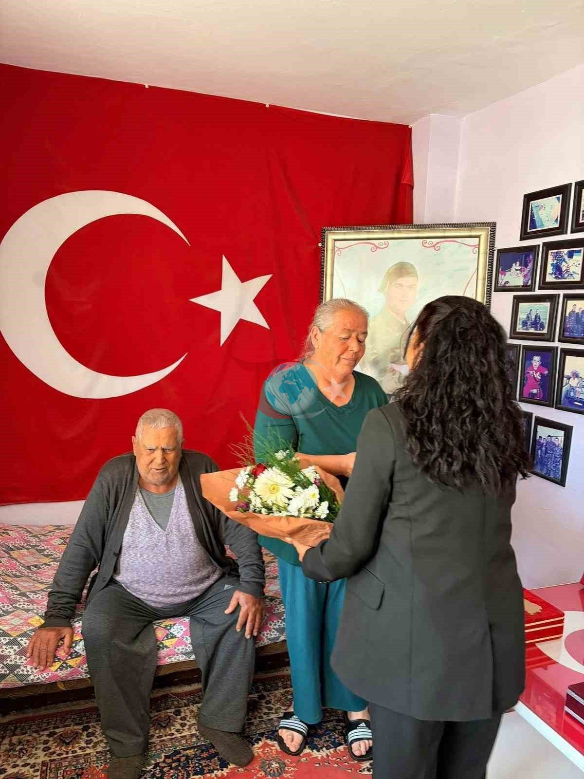 MHP Kuşadası Teşkilatı Şehit Ailelerini Unutmadı
