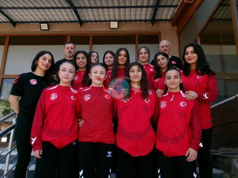 Bolqarıstanda 17 yaşadək güləşçilər arasında Avropa çempionatı başlayır.