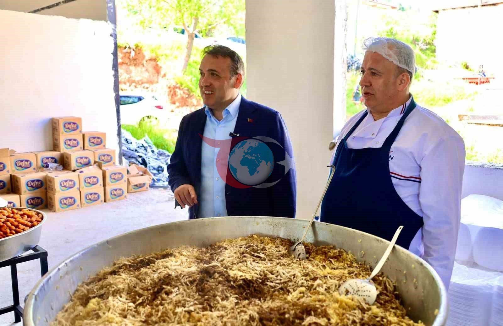 Vali Sözer, Hıdırellez qeyd etmələrində vətəndaşlarla bir araya gəldi.