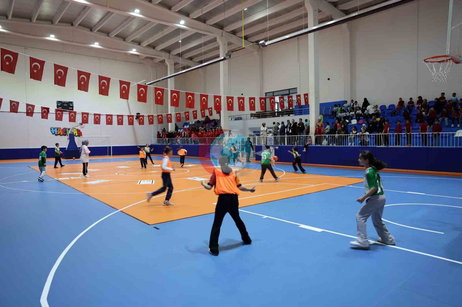 Bələdiyyə Başçısı Özdoğan: Hacıların gəncləri, idmanları, şənlikləri var.
