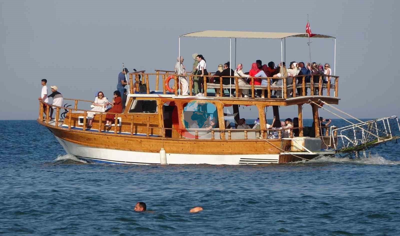 Mersin'de Tatil Sezonu Başlıyor: Kızkalesi Turistleri Ağırlıyor