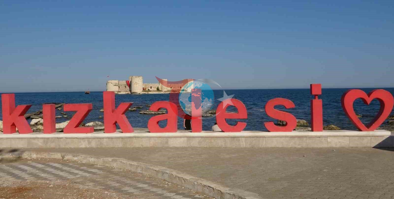 Günəşi görüb dənizə tullandılar: Hava isindi, turizm mövsümü başlayır.