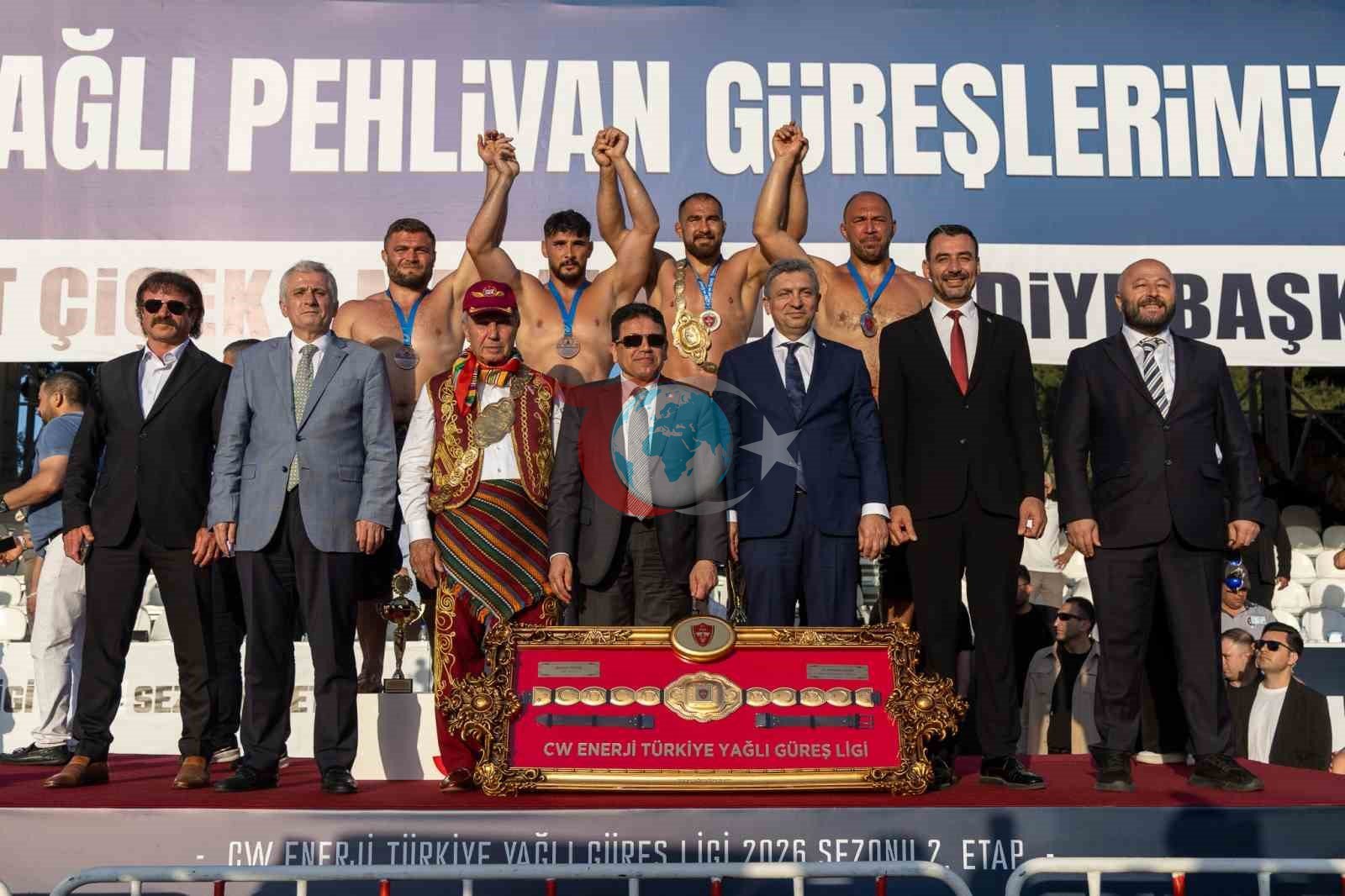 Feyzullah Aktürk, Manavgat'ta Başpehlivanlık Kemerini Kazandı