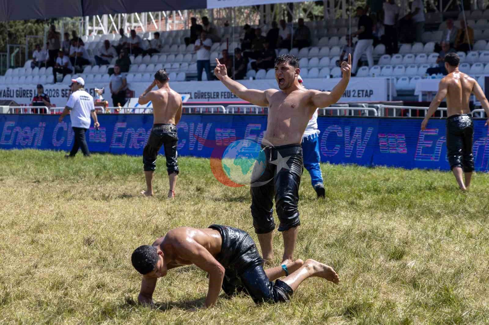 Manavgat&rsquo;ta başpehlivanlık kemeri Feyzullah Aktürk&rsquo;ün