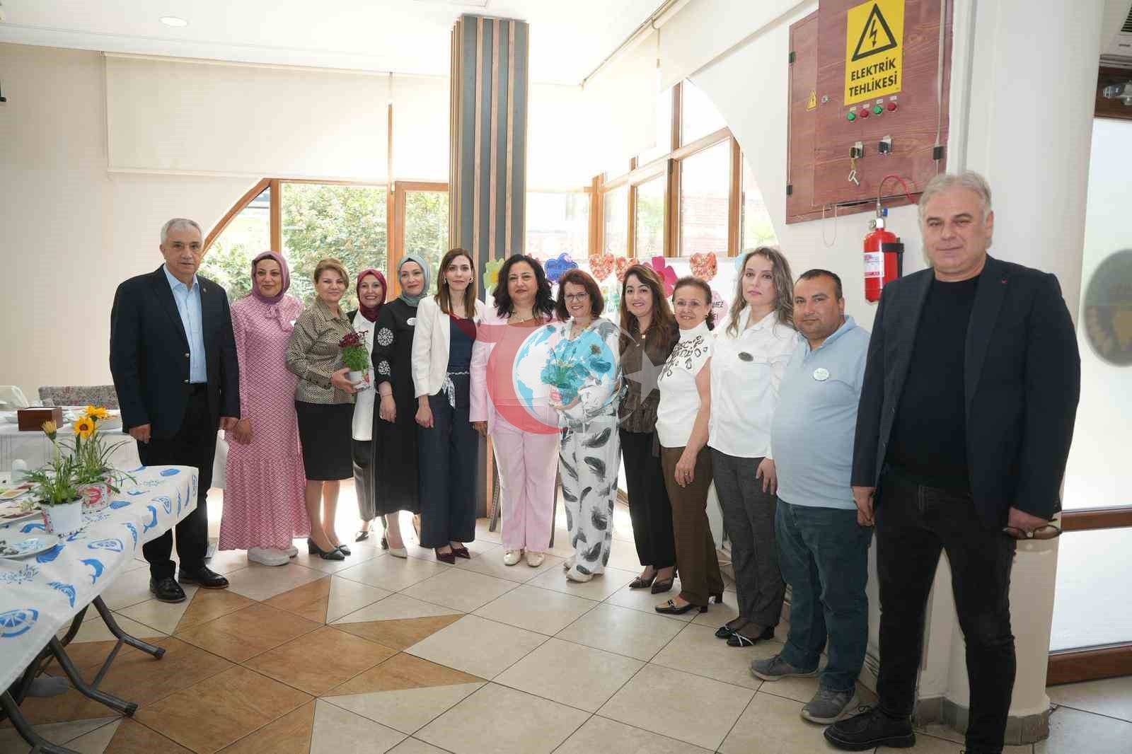 Başkan Çetin Akın’dan Anneler Günü’nde anlamlı kutlama