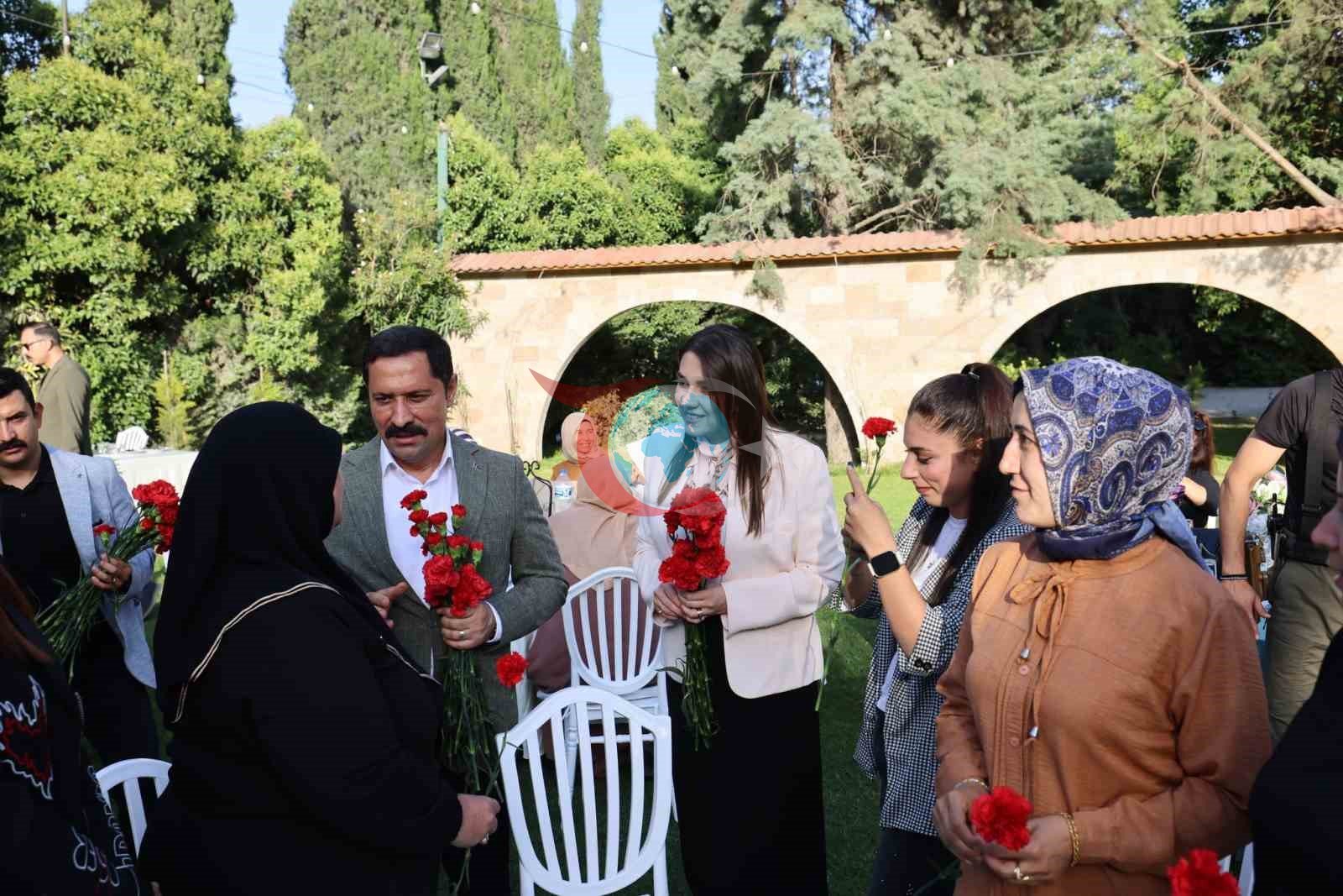 Hatayda şəhid anaları və zəlzələdən zərər çəkən analar unudulmayıb.