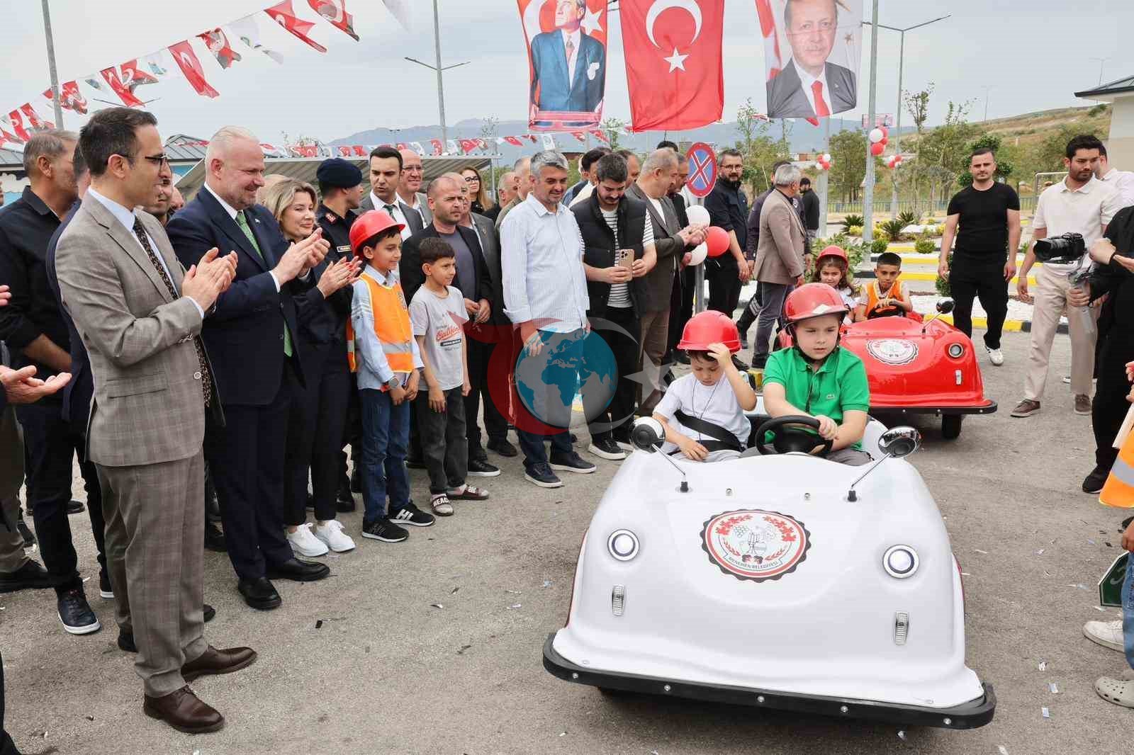 Menemen'de Çocuklar İçin Yeni Trafik Eğitim Alanı Açıldı