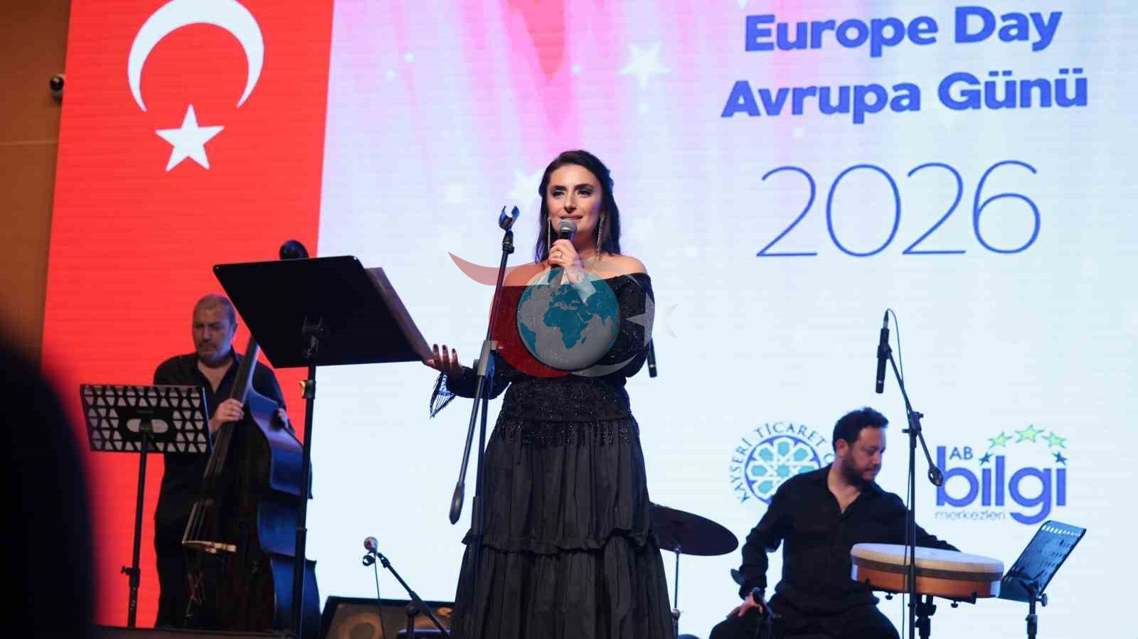 KTO Aİ Məlumat Mərkəzi Avropa Günü konserti keçirir.