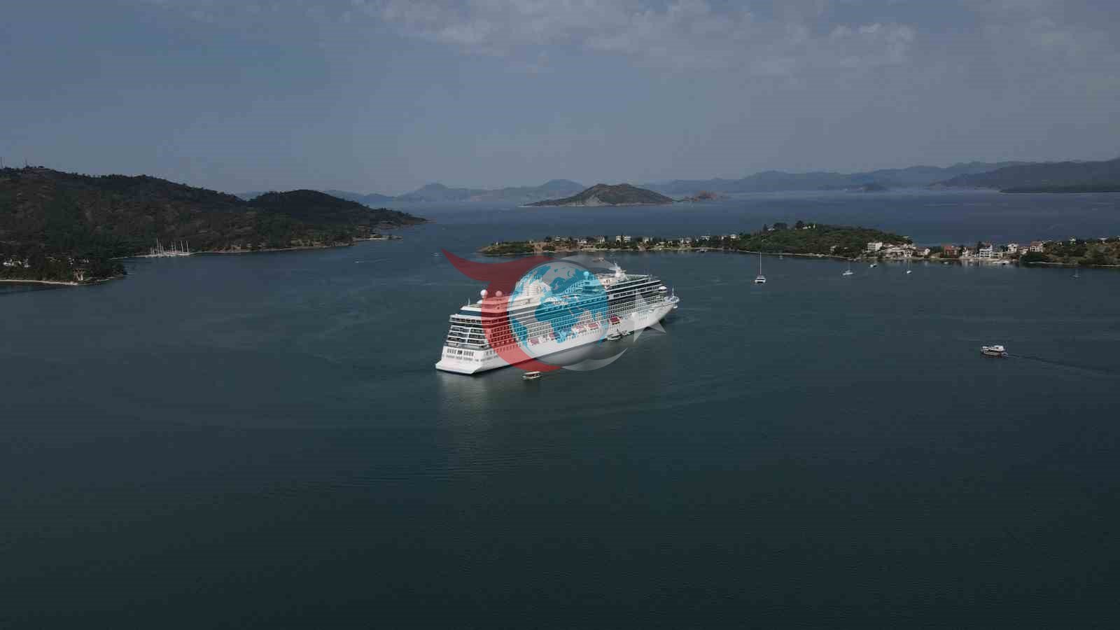 Fethiye'de Sezonun İlk Kruvaziyer Gemisi: Allura Geldi