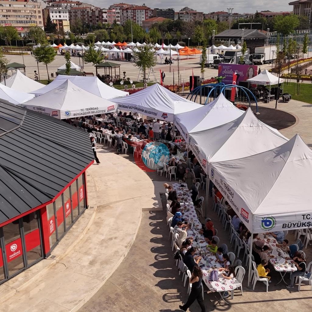 Tekirdağ'da Anneler Günü Kahvaltısında Sevgi ve Dayanışma