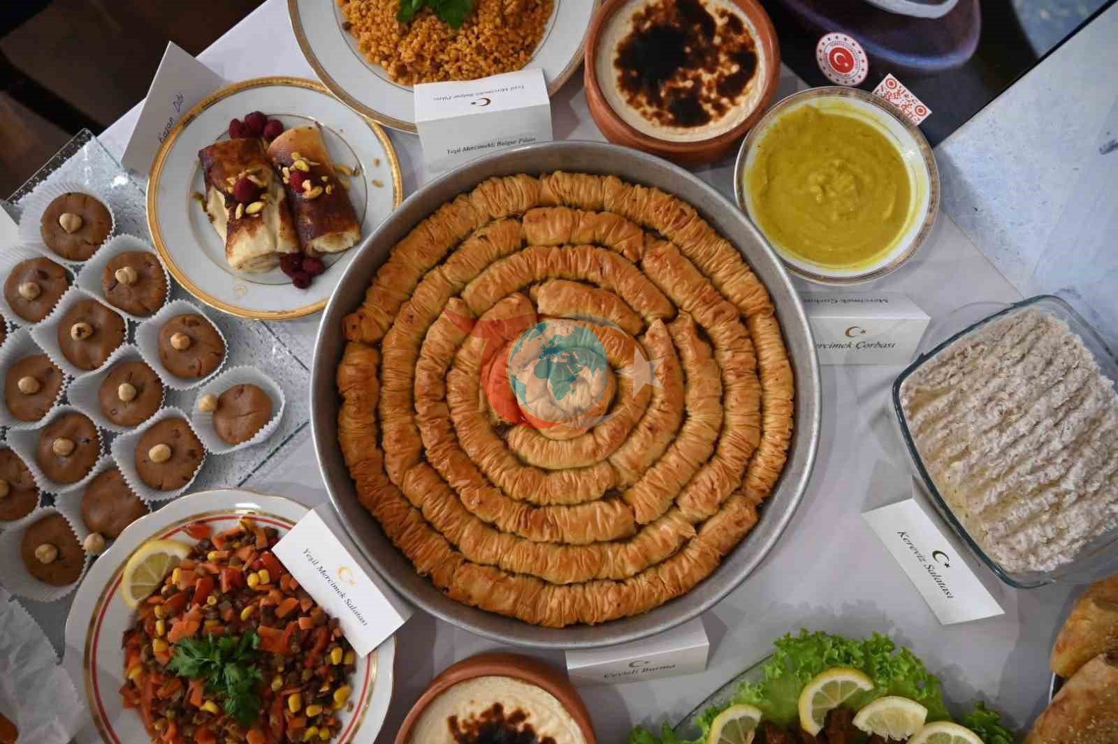 8 ülkenin katıldığı gastronomi yarışmasından Kahramanmaraşlı öğrenciler madalyalarla döndü