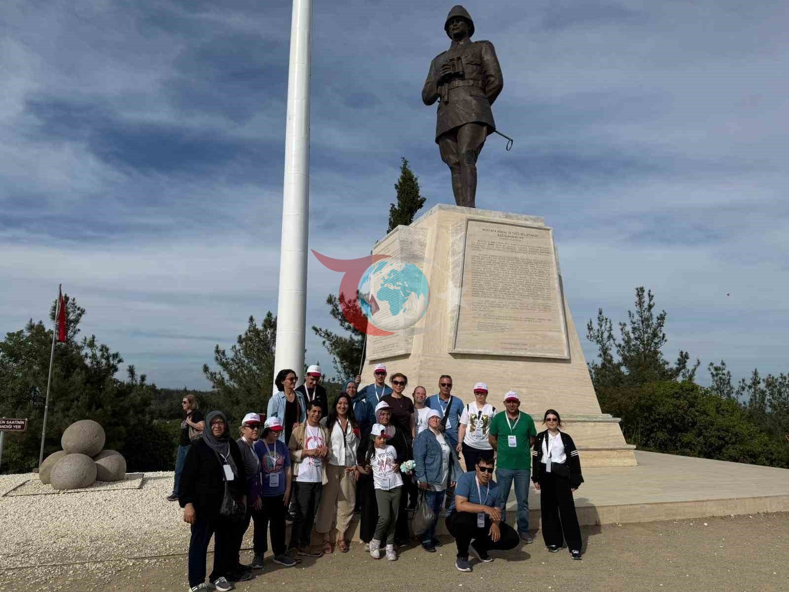 Burhaniyeli Gençler Çanakkale'de Tarihi Yolculuğa Çıktı