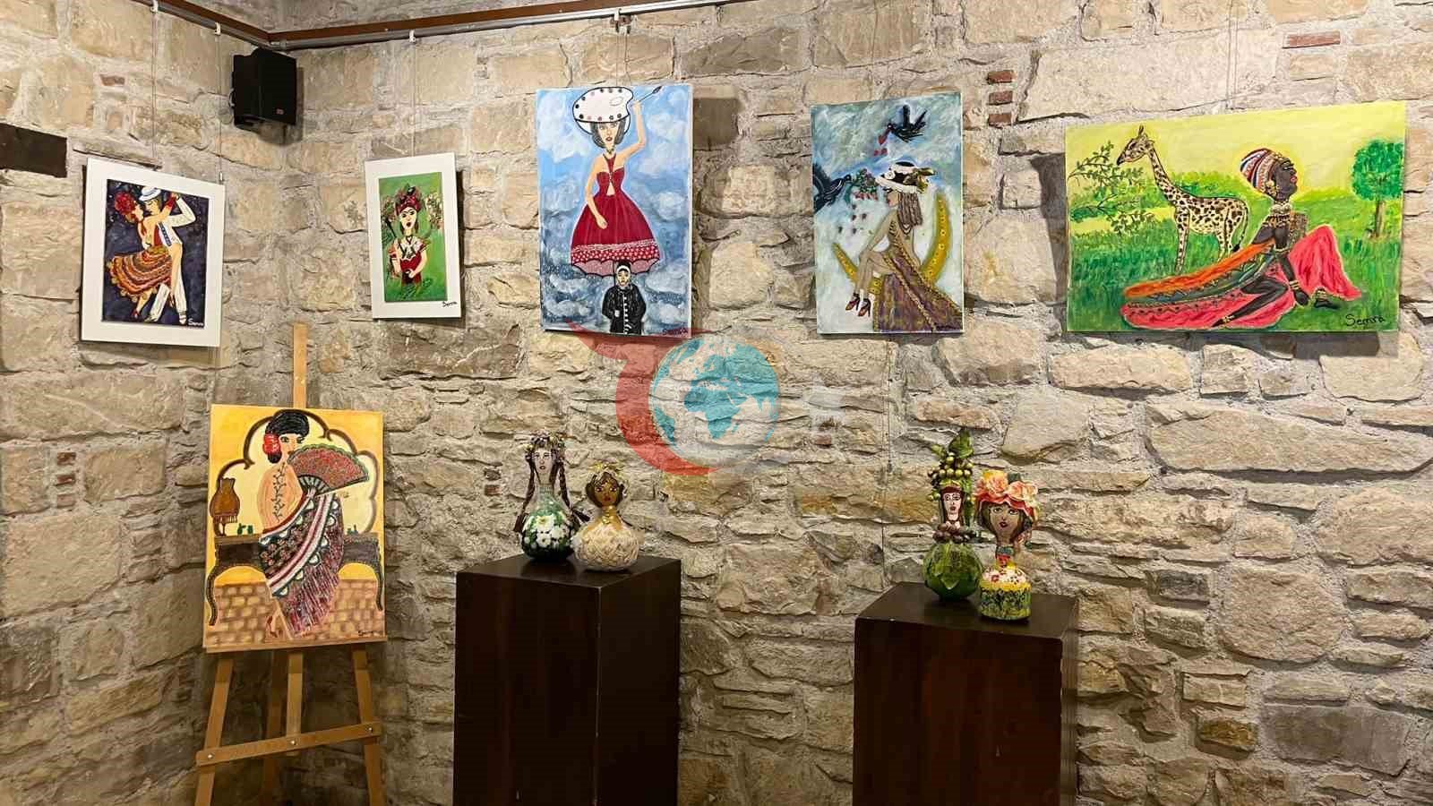 Kuşadası&rsquo;nda kadınların yaşam mücadelesini anlatan sergi açıldı