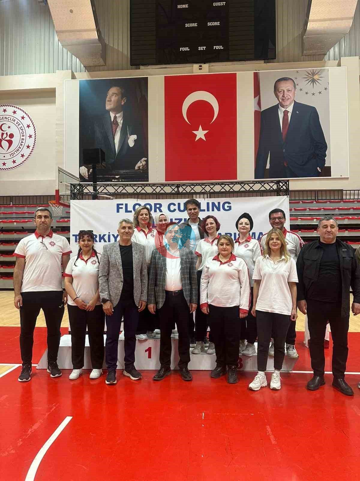 Mehmet Akif Ersoý orta mekdebi Türkiýede 4-nji ýeri eýeledi.