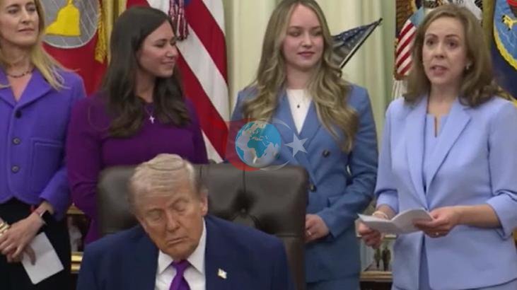 Trump'ın Beyaz Saray'daki Uyuklama Anı Gündem Oldu