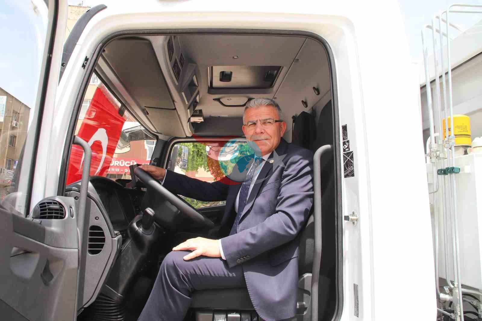 Köşk Belediyesi Temizlik Filosu Yeni Araçla Güçleniyor
