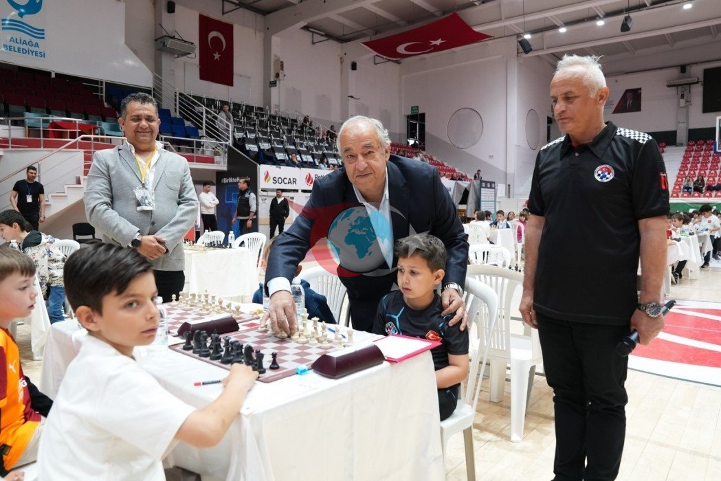 Satranç tutkunları Aliağa&rsquo;da buluştu