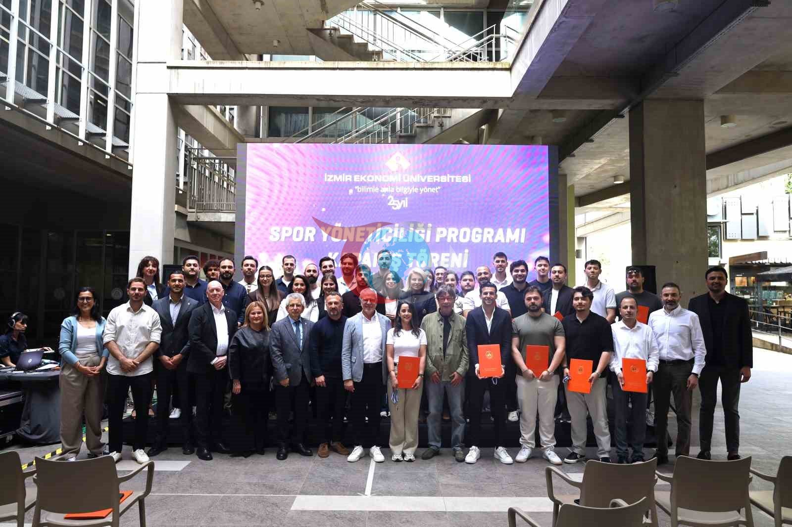 İEÜ Spor Yöneticiliği Programı ilk mezunlarını verdi