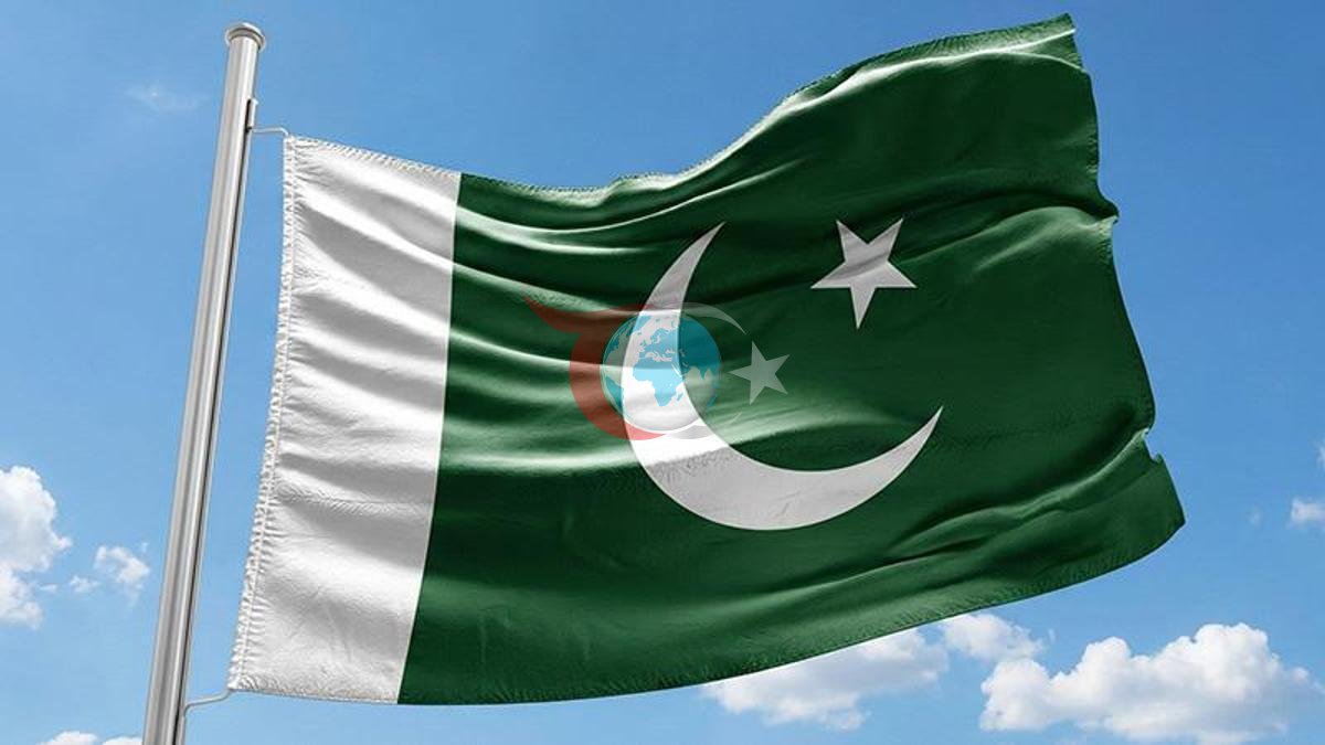 Pakistan'da Polis Aracına Yönelik Bombalı Saldırı: 7 Kişi Hayatını Kaybetti