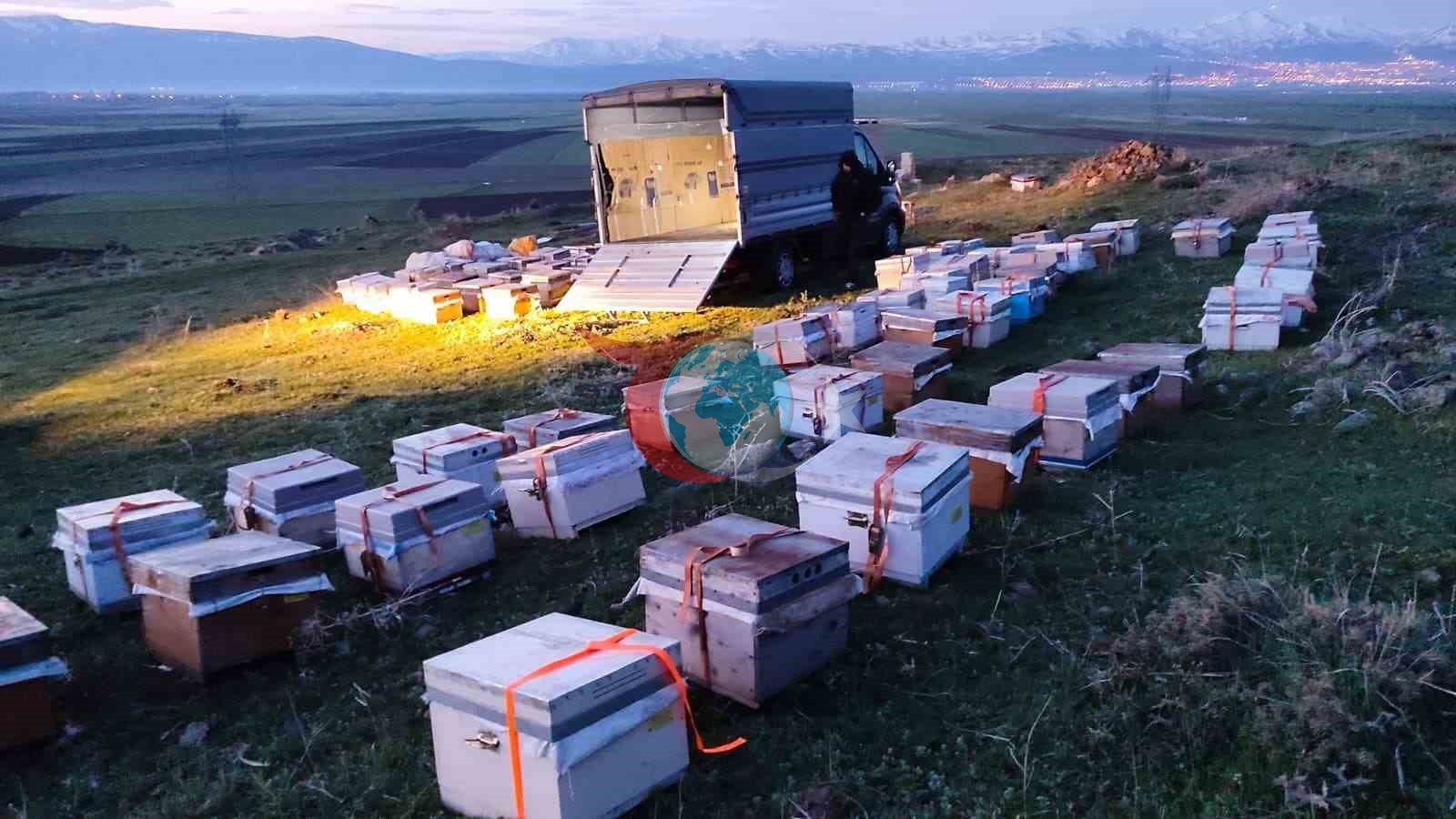 Karadeniz&rsquo;in gezgin arıcıları yeni sezon için Doğu Anadolu&rsquo;nun dağlarını mesken tuttu