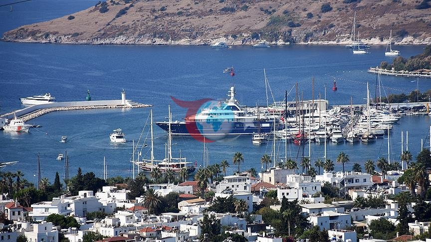 Plaja giriş parasıyla tatil yapılır! Lahmacun 30 euro, hamburger 42 euro! Sezon açıldı